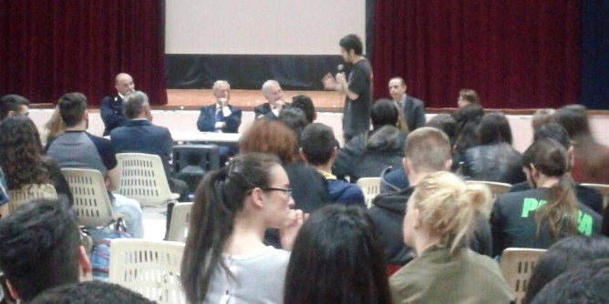 Amnesty e l´Istituto Paglietti contro il bullismo